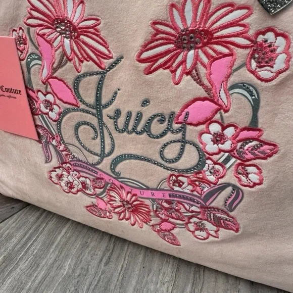 Juicy Couture Cream Canvas Travel Bag with Hot Pink Trim - Picture 3 of 10